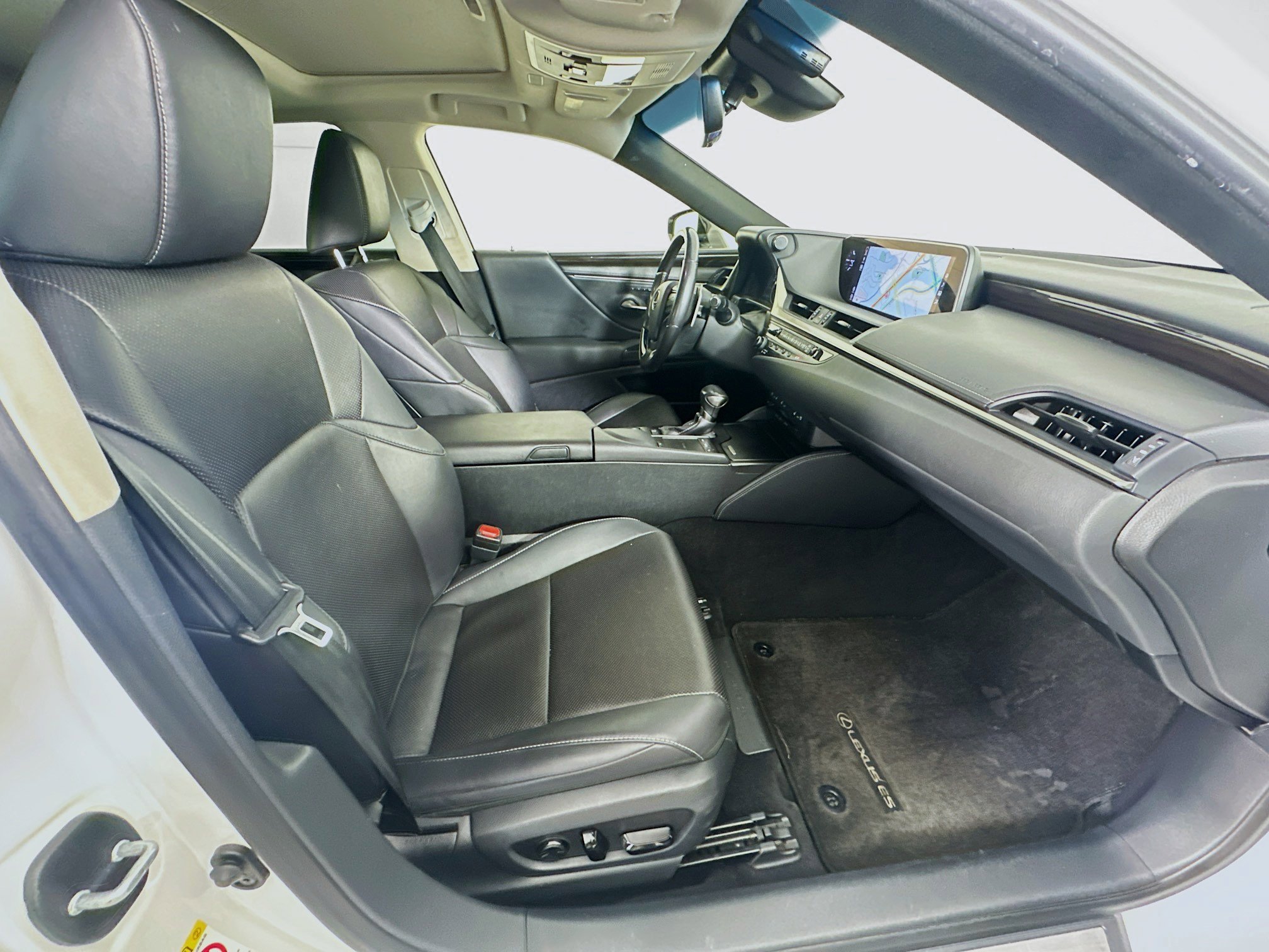 Used 2019 Lexus ES 300h w/ Premium Package FWD image 31