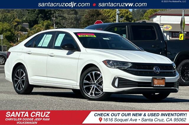 Used 2024 Volkswagen Jetta Sport image 1