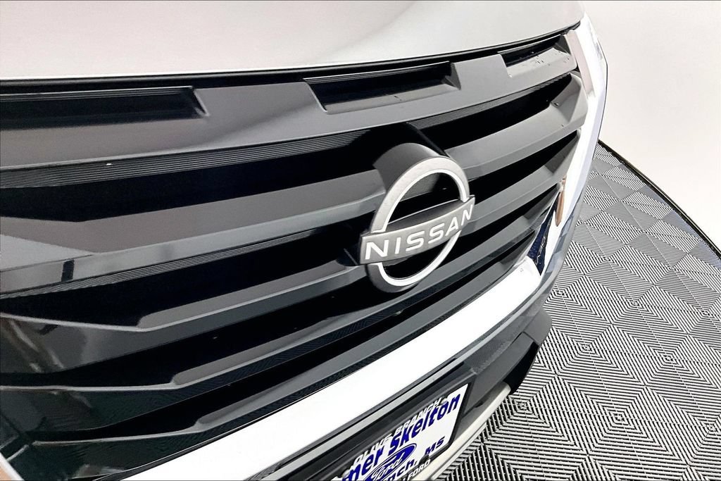 Used 2022 Nissan Pathfinder SL AWD/4WD image 31