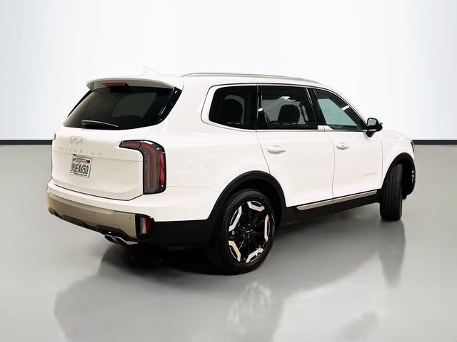 Certified 2025 Kia Telluride EX w/ EX Captain's Chair Package FWD image 7