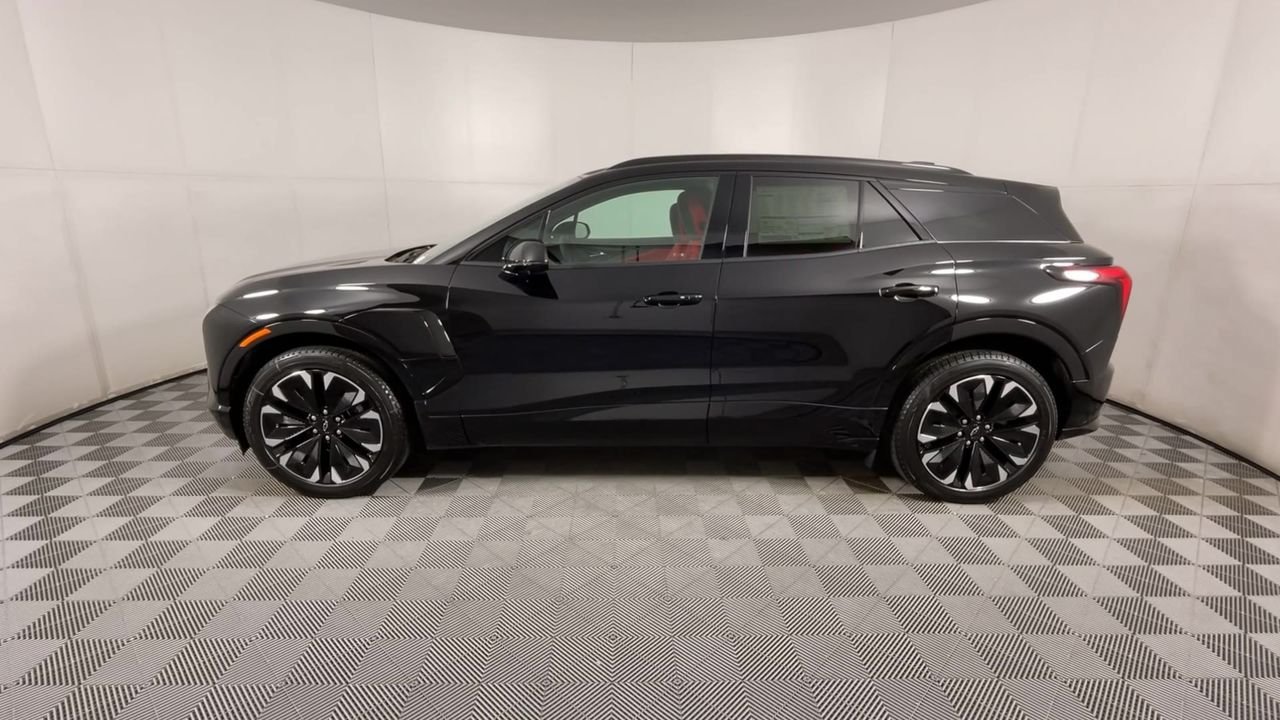 New 2025 Chevrolet Blazer EV RS RWD image 98