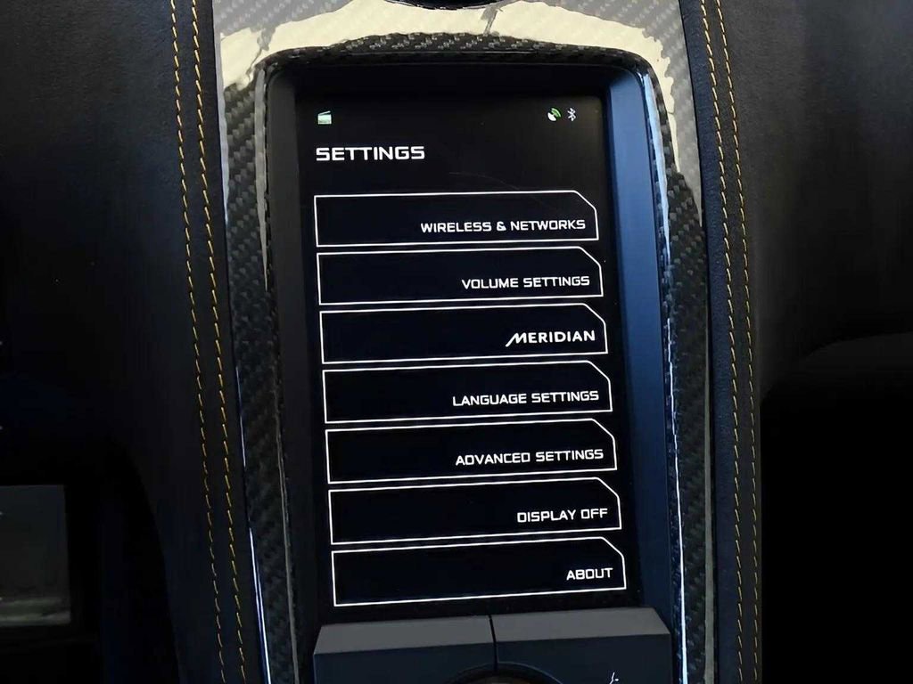 Used 2015 McLaren 650S Spider image 13