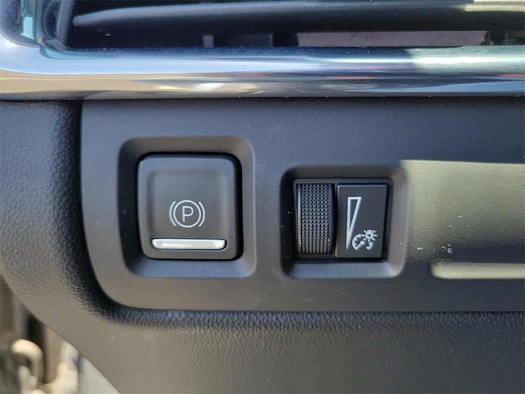 Used 2023 Cadillac XT4 Premium Luxury image 16