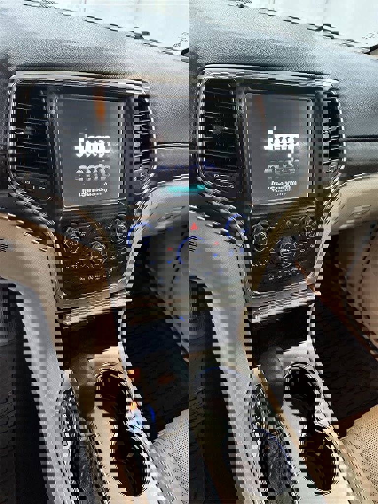 Used 2017 Jeep Grand Cherokee Limited w/ Luxury Group II image 20