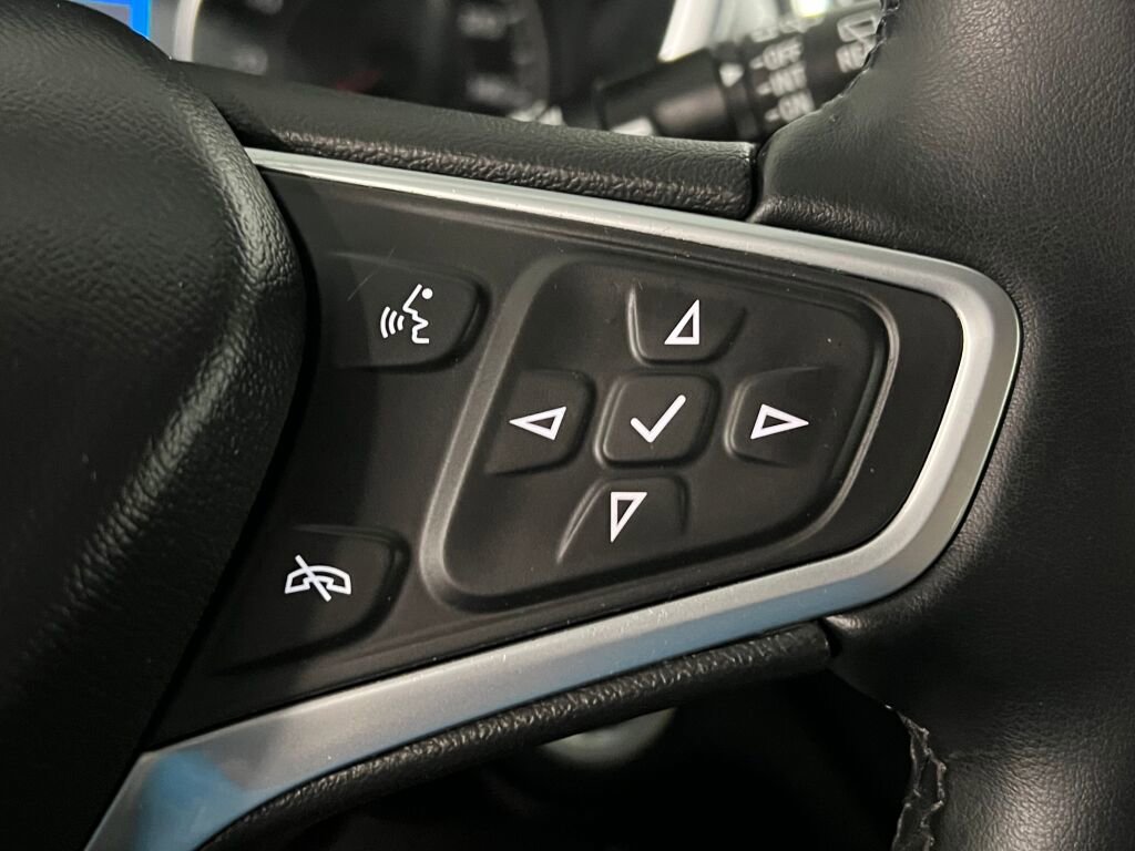 Used 2023 Chevrolet Equinox LT w/ Driver Convenience Package image 12