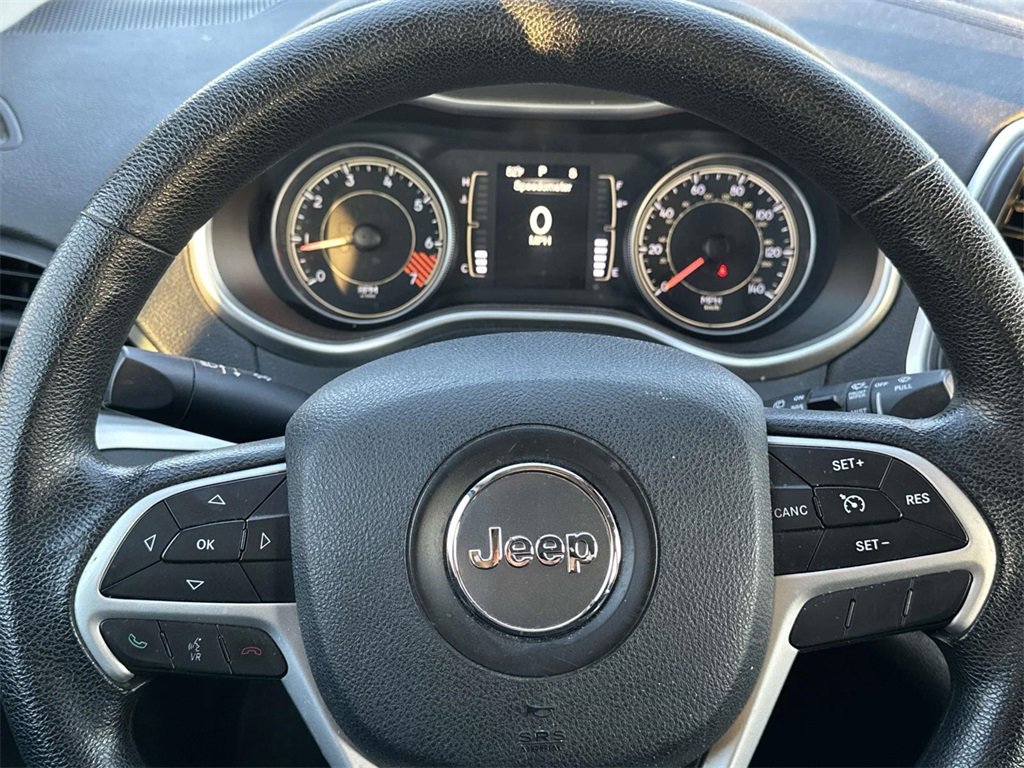 Used 2014 Jeep Cherokee Sport image 21