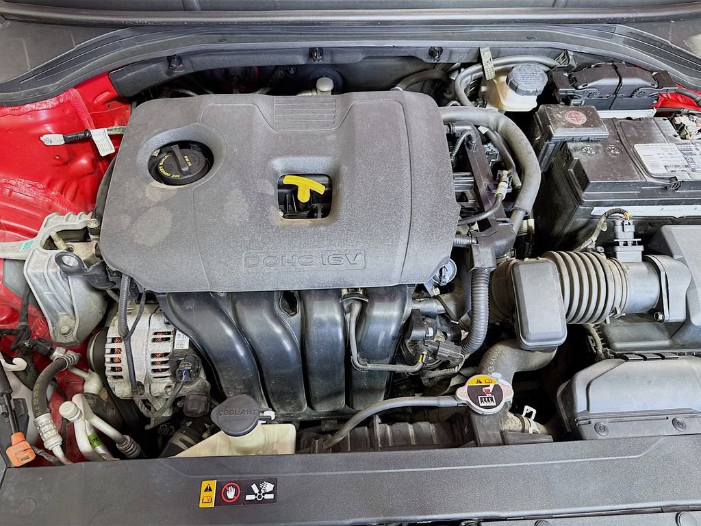 Used 2020 Hyundai Elantra SE w/ Winter Weather Package image 36