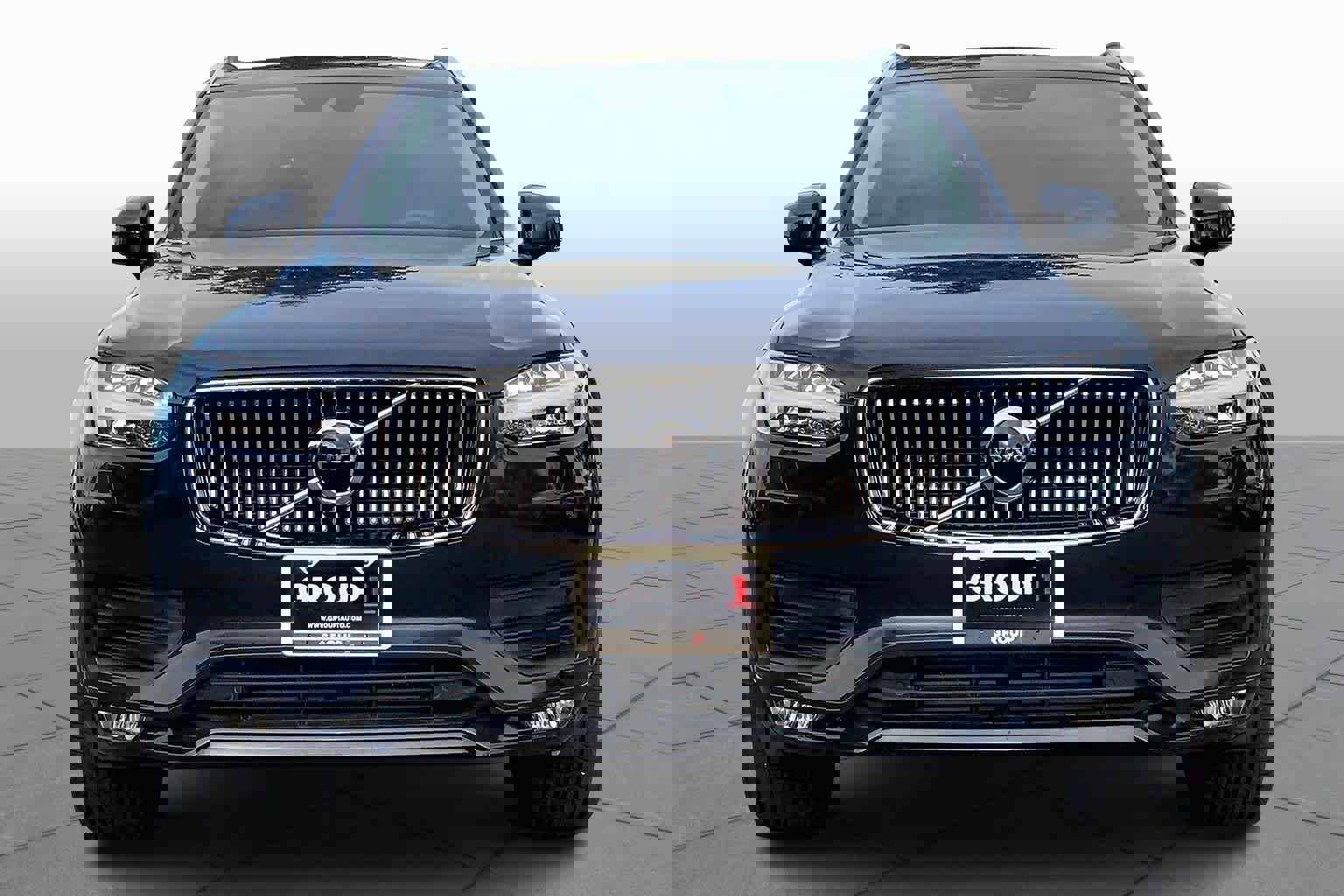 Used 2021 Volvo XC90 T5 Momentum w/ Protection Package Premier image 3