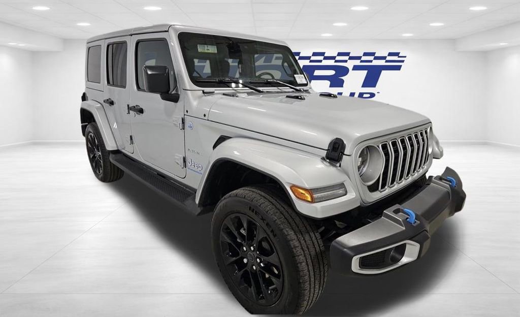 Used 2024 Jeep Wrangler Unlimited Sahara AWD/4WD image 4