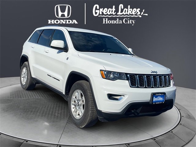 Used 2020 Jeep Grand Cherokee Laredo image 1