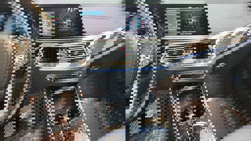 Used 2021 BMW X5 xDrive45e w/ Premium Package image 16