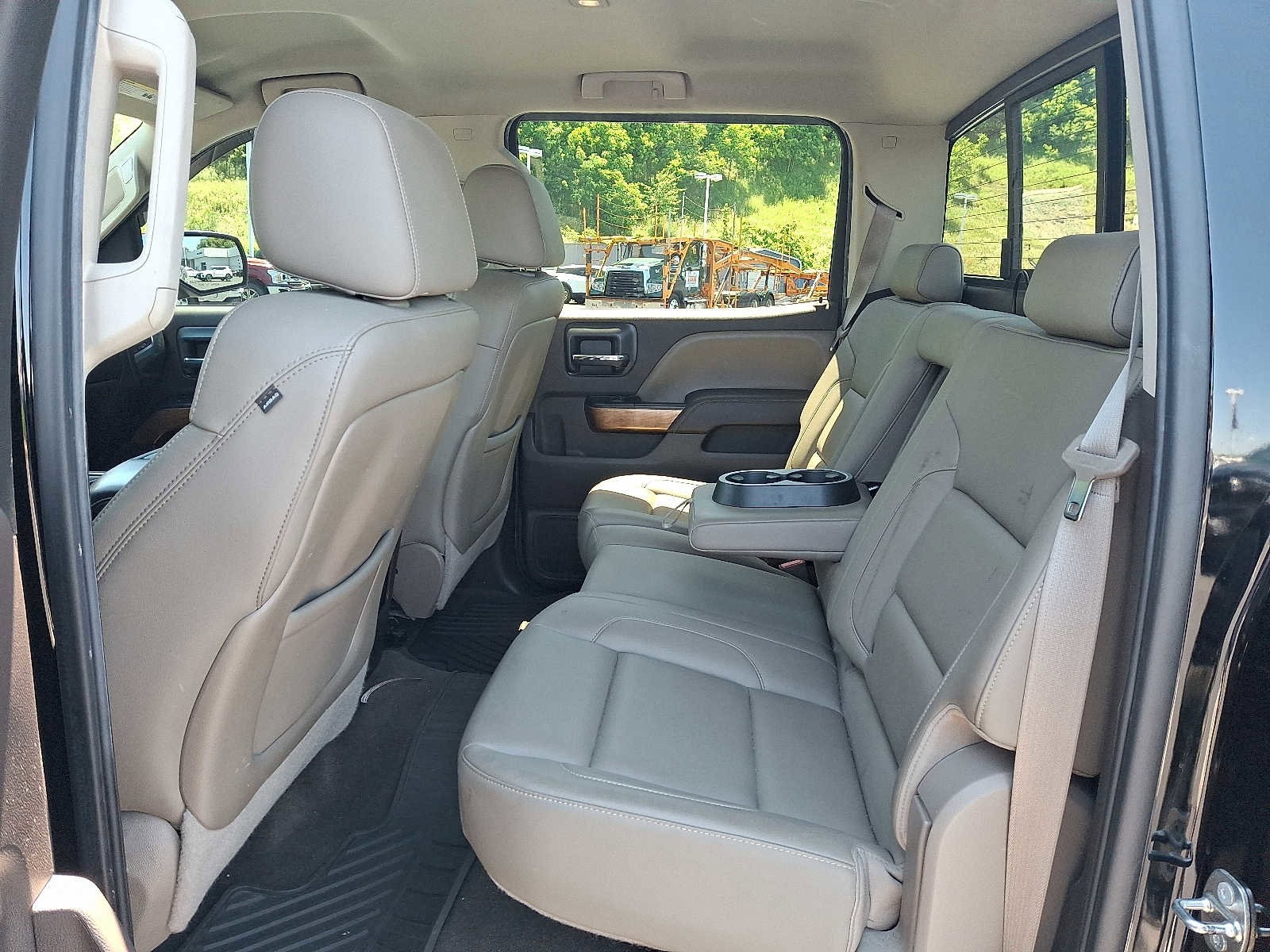 Used 2015 Chevrolet Silverado 1500 LTZ w/ Custom Sport Edition AWD/4WD image 10