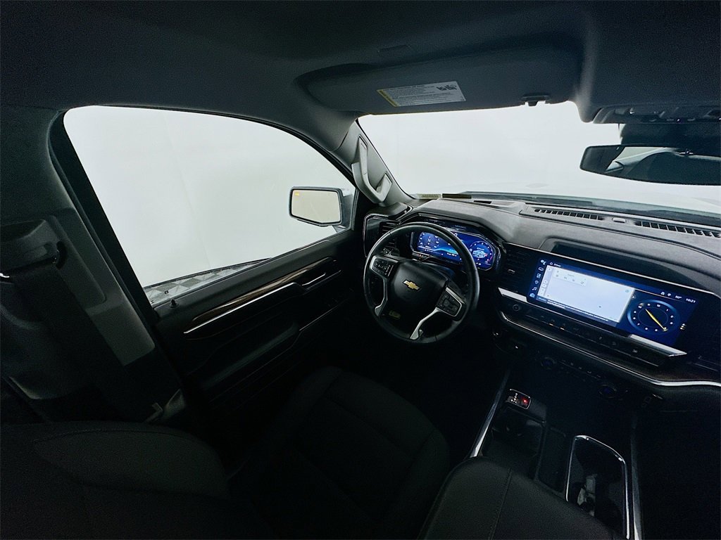 Used 2023 Chevrolet Silverado 1500 LT w/ Z71 Off-Road Package image 9