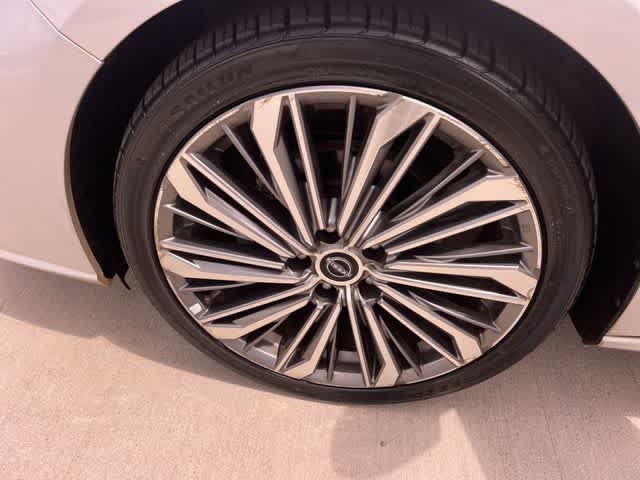 Used 2023 Nissan Altima 2.5 SL FWD image 9