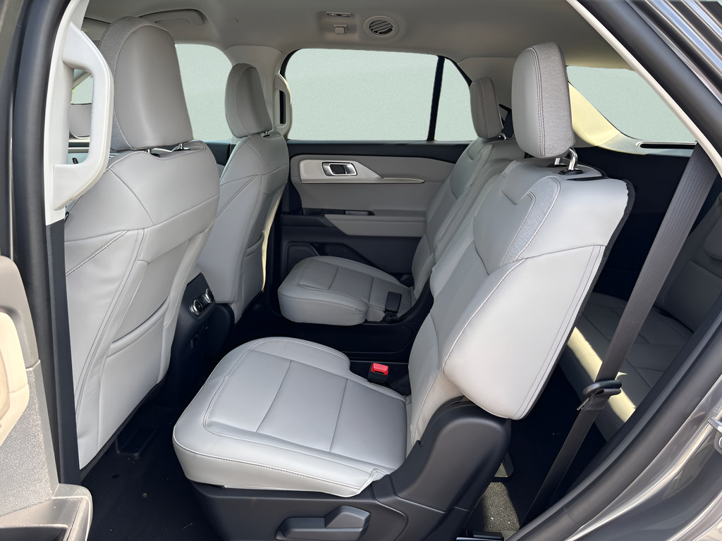 New 2026 Ford Explorer Active w/ Active Comfort Package AWD/4WD image 5
