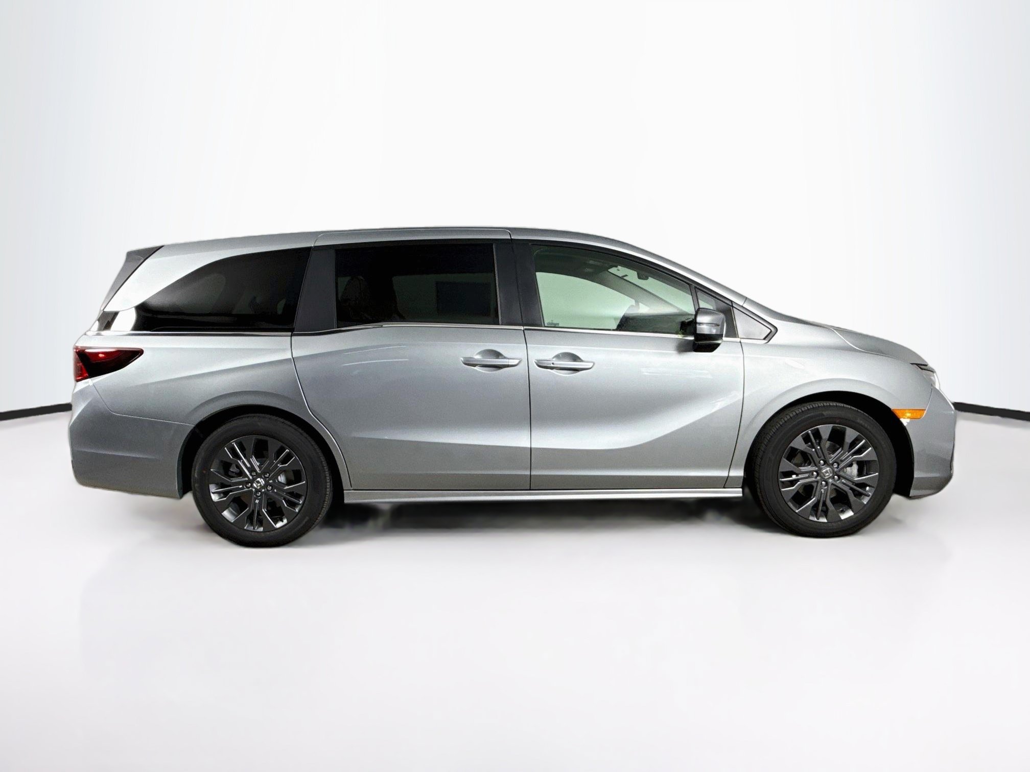 New 2027 Honda Odyssey Touring image 2