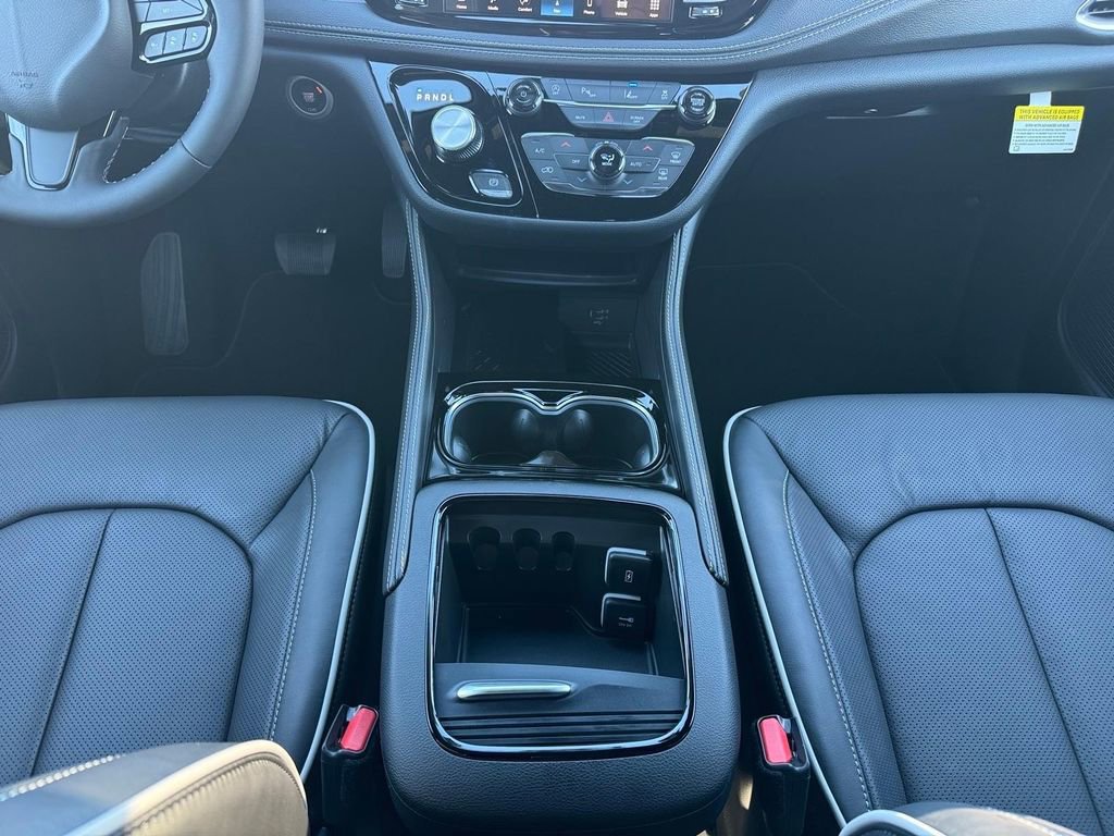 New 2026 Chrysler Pacifica Limited w/ S Appearance Package image 18