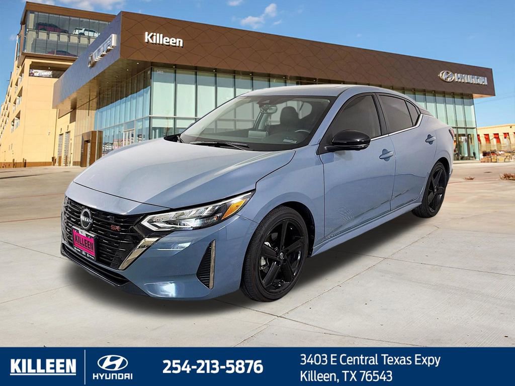 Used 2025 Nissan Sentra SR w/ SR Premium Package FWD image 3