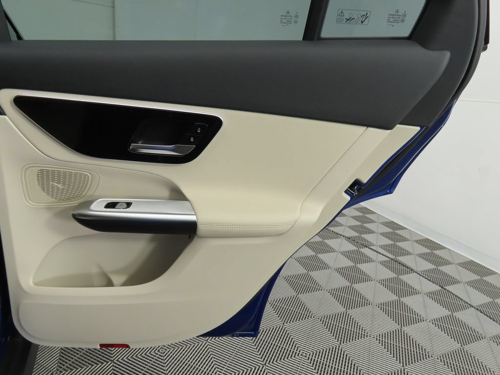 Certified 2026 Mercedes-Benz GLC 300 image 27
