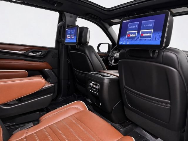 Used 2023 GMC Yukon XL Denali Ultimate w/ LPO, Floor Liner Package AWD/4WD image 19