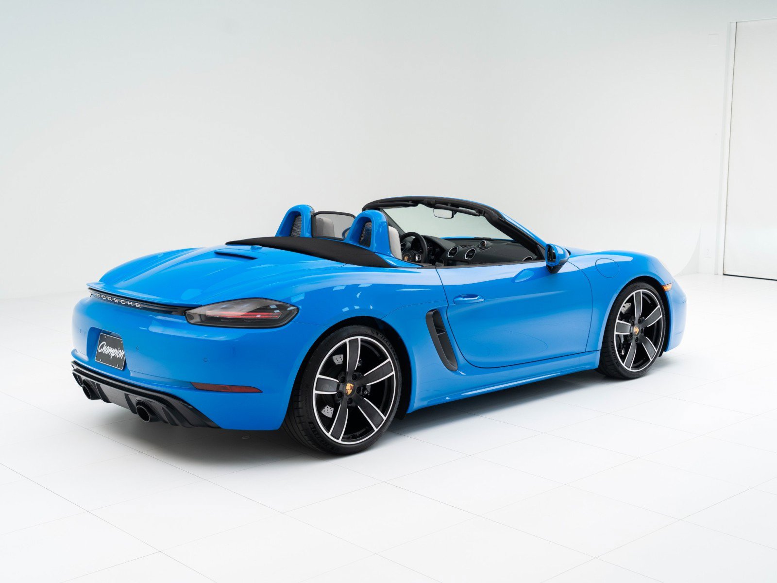 Certified 2025 Porsche 718 Boxster GTS image 9