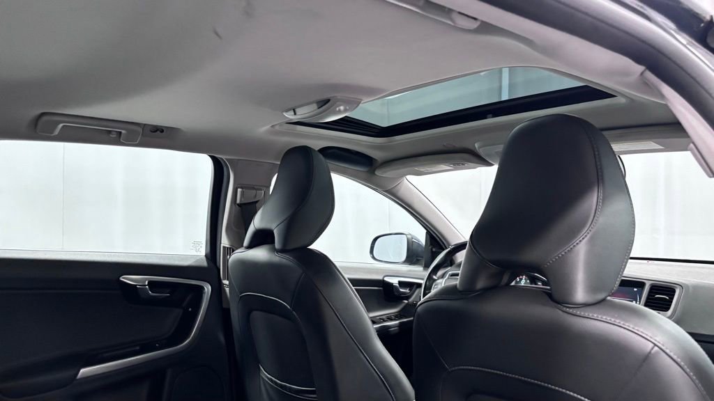Used 2015 Volvo V60 T5 Premier image 26