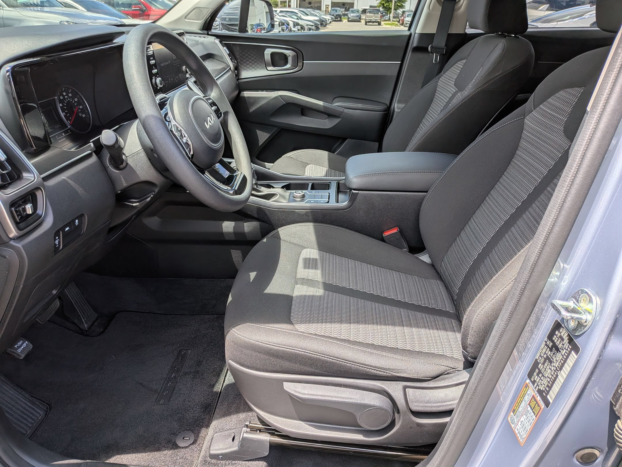 Used 2023 Kia Sorento LX FWD image 15