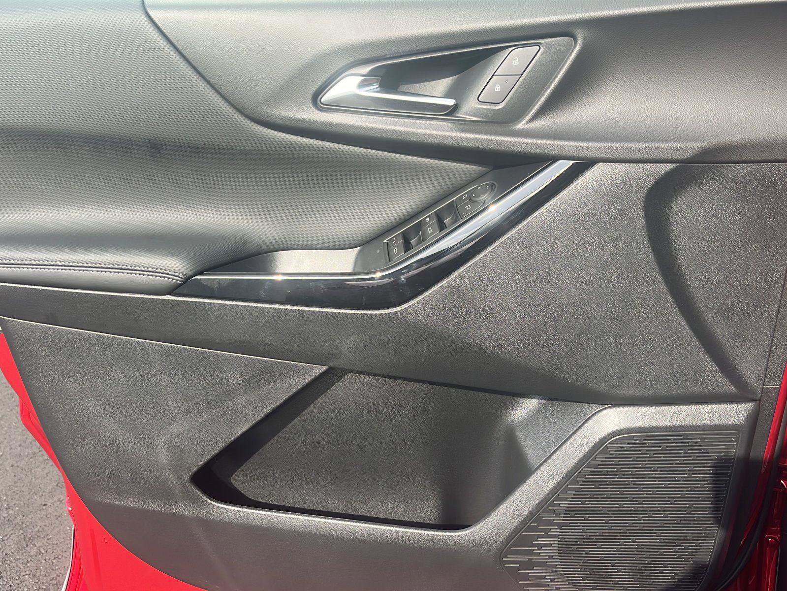 New 2026 Chevrolet Equinox LT w/ LPO, Floor Liner Package image 18