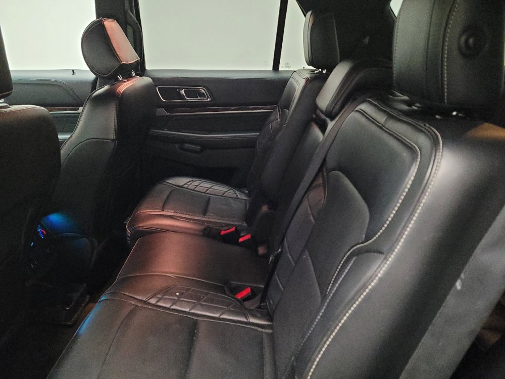 Used 2016 Ford Explorer Platinum image 18