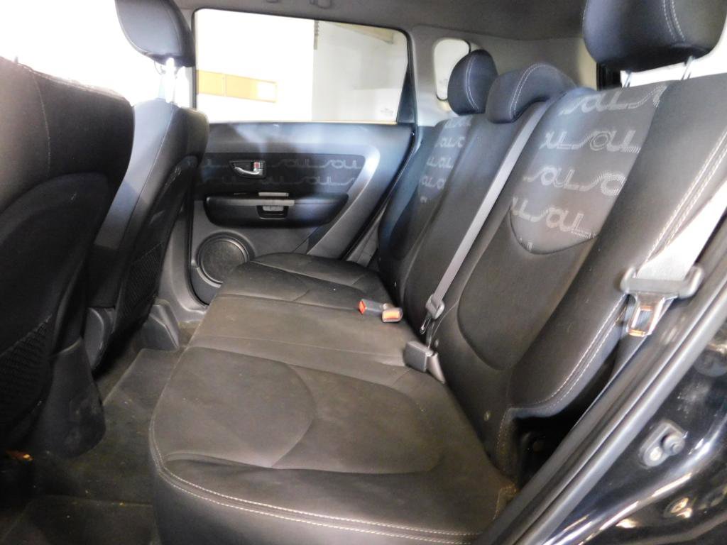 Used 2013 Kia Soul + w/ Audio Pkg FWD image 11