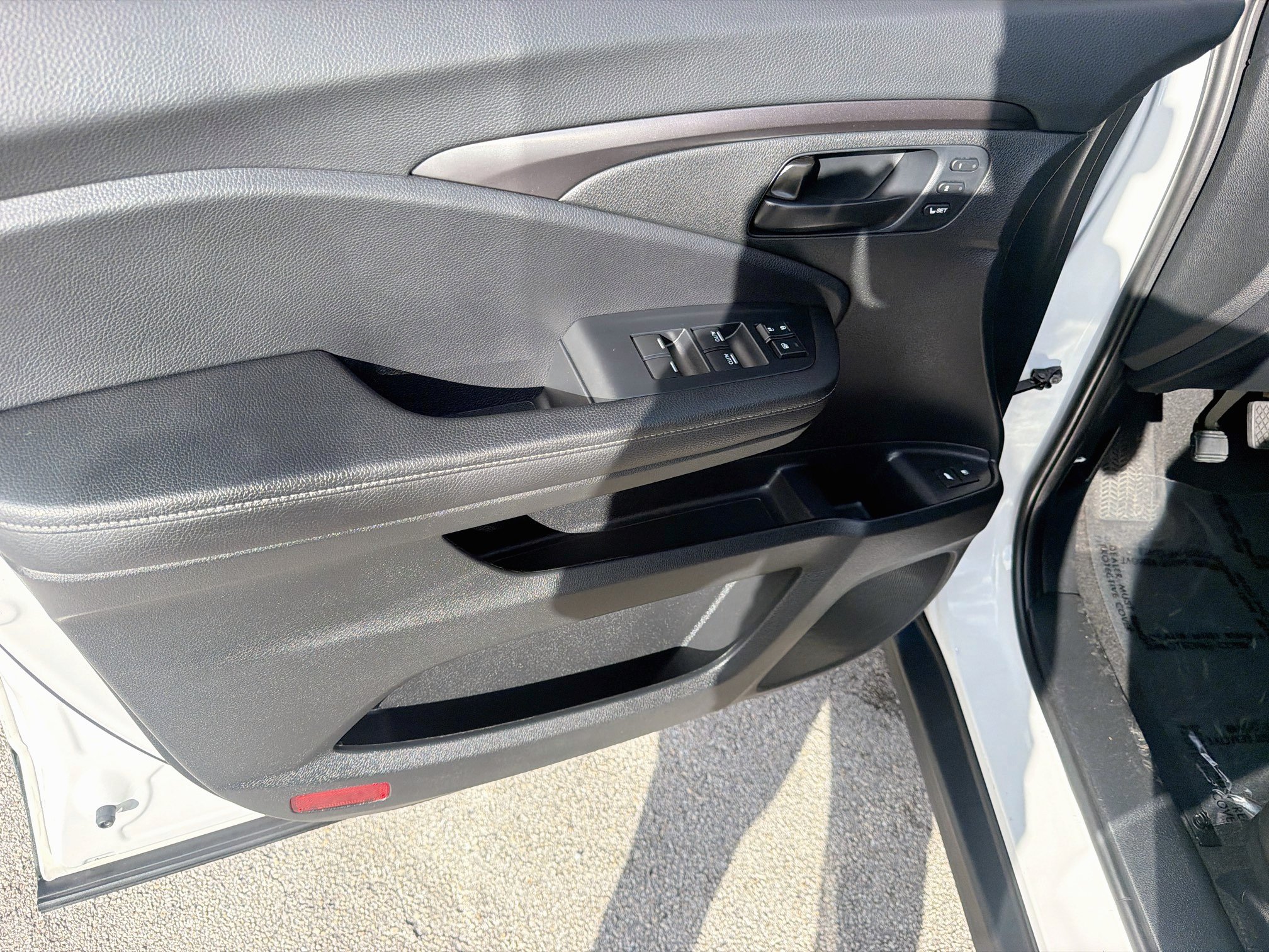Certified 2025 Honda Passport EX-L image 19