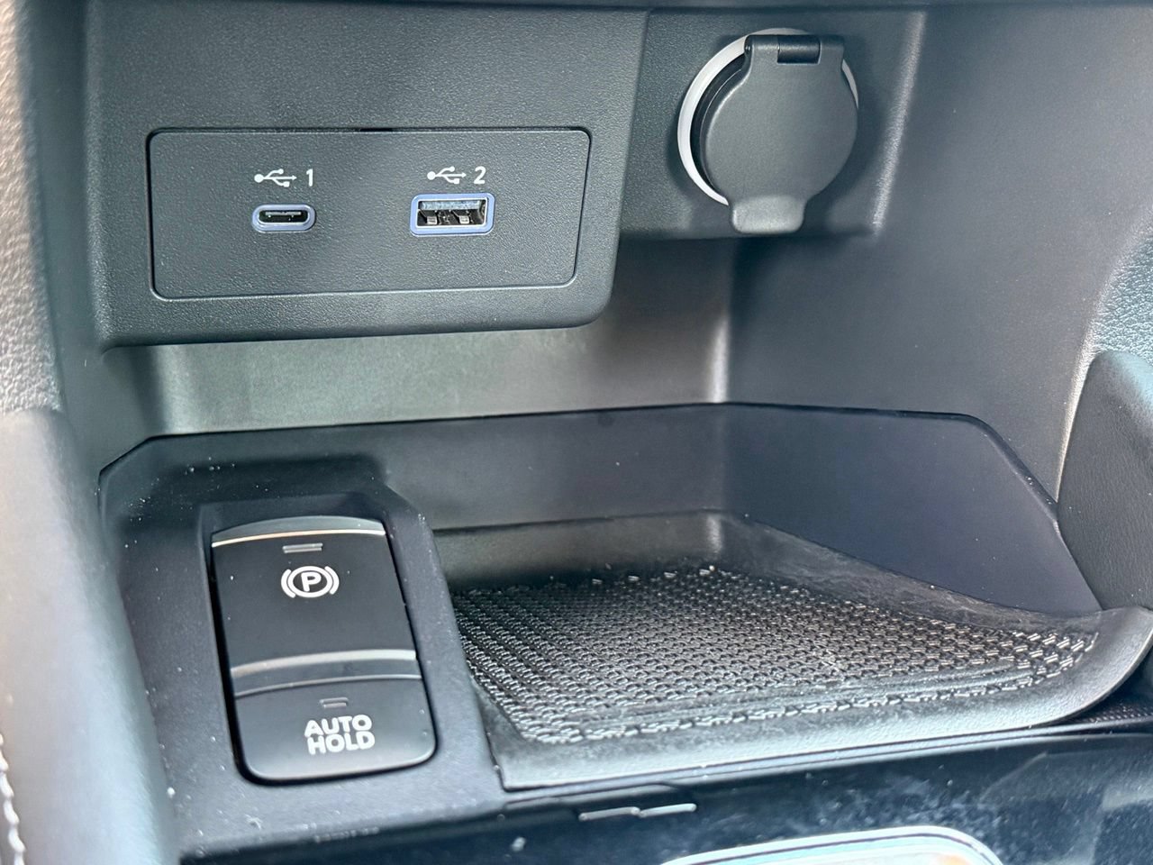 Certified 2024 Nissan Kicks SV FWD image 21