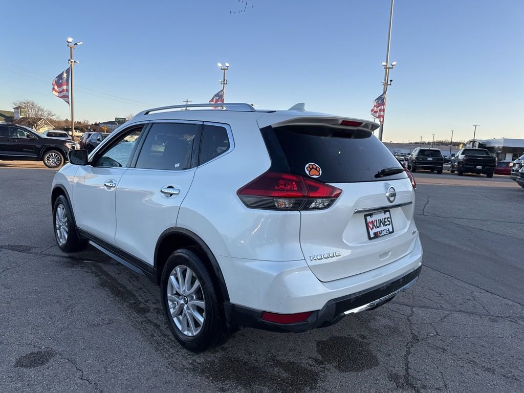 Used 2018 Nissan Rogue SV image 6