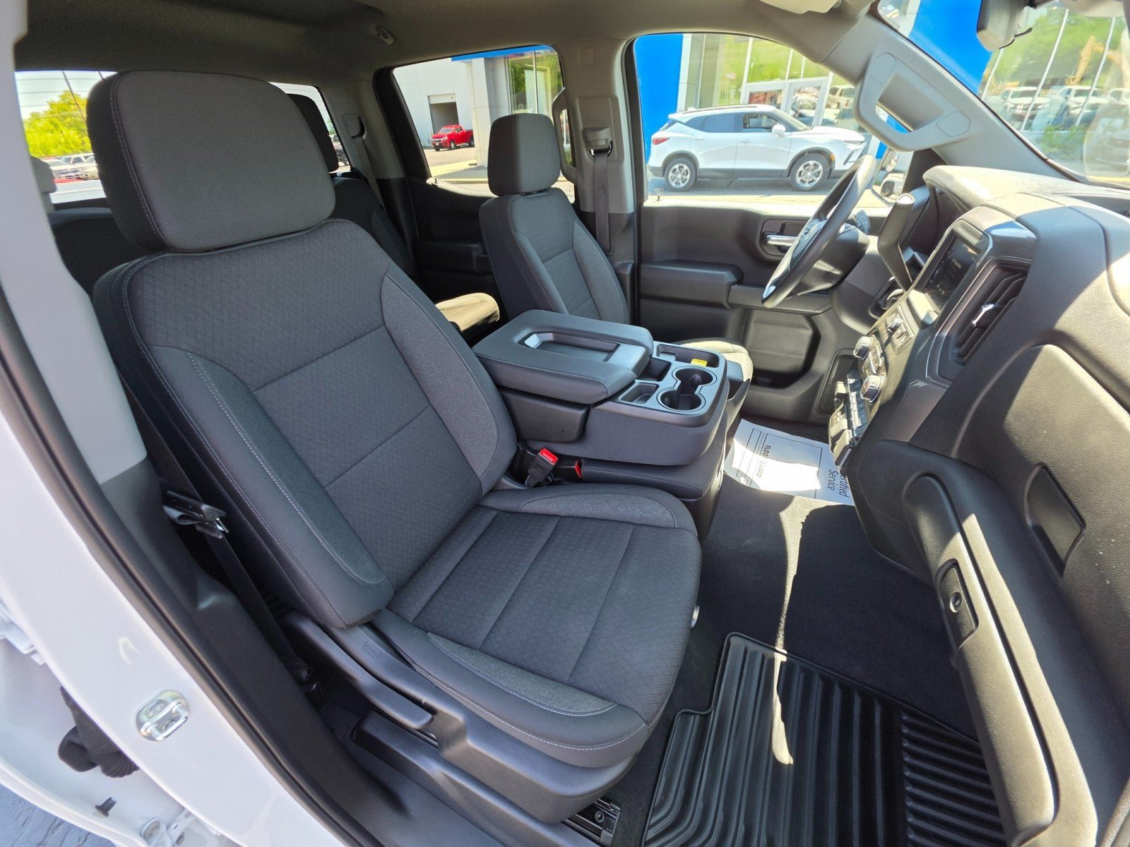 Used 2025 Chevrolet Silverado 1500 Custom Trail Boss w/ Dark Appearance Package AWD/4WD image 14