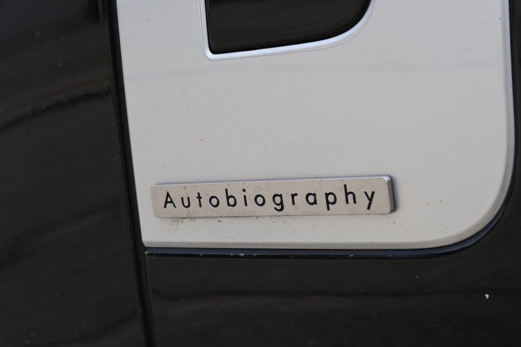 Used 2025 Land Rover Range Rover Long Wheelbase Autobiography AWD/4WD image 7