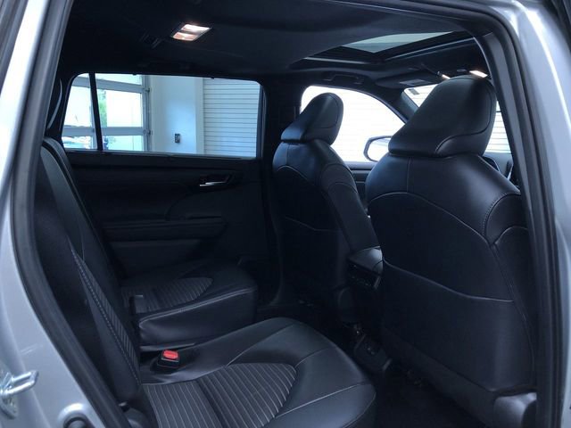 Certified 2025 Toyota Highlander XSE AWD/4WD image 18