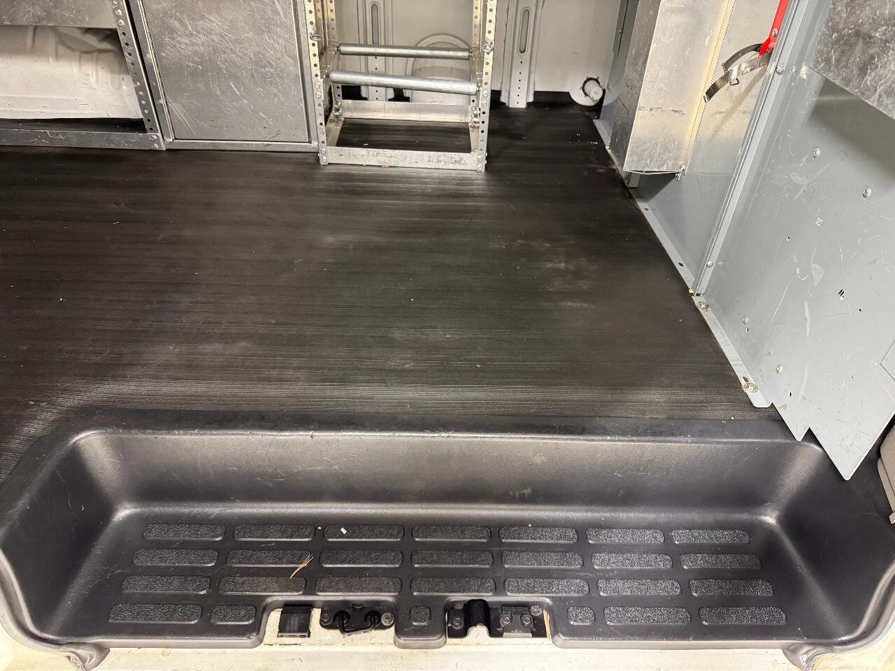 Used 2013 Chevrolet Express 1500 image 33