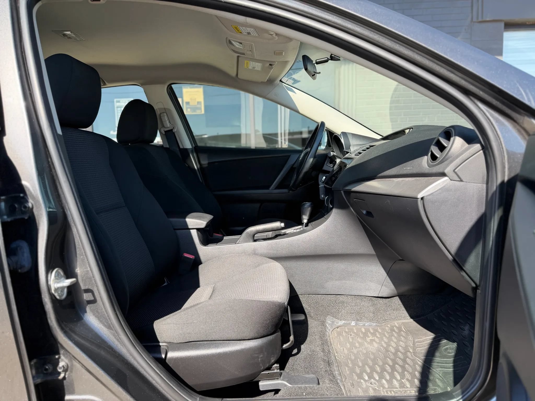 Used 2012 MAZDA MAZDA3 i Touring FWD image 15