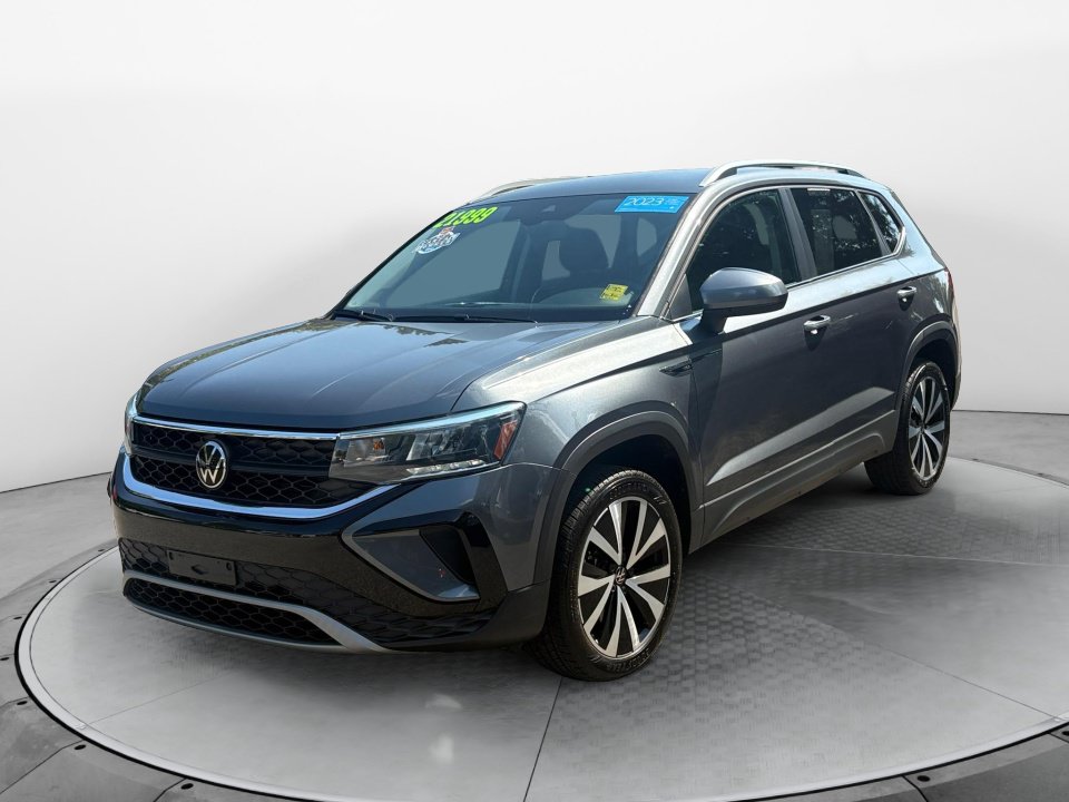 Certified 2023 Volkswagen Taos SE FWD image 3