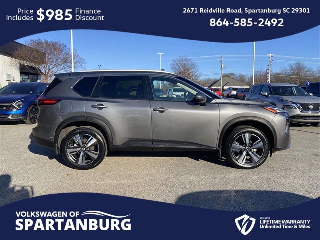 Used 2024 Nissan Rogue SL image 2