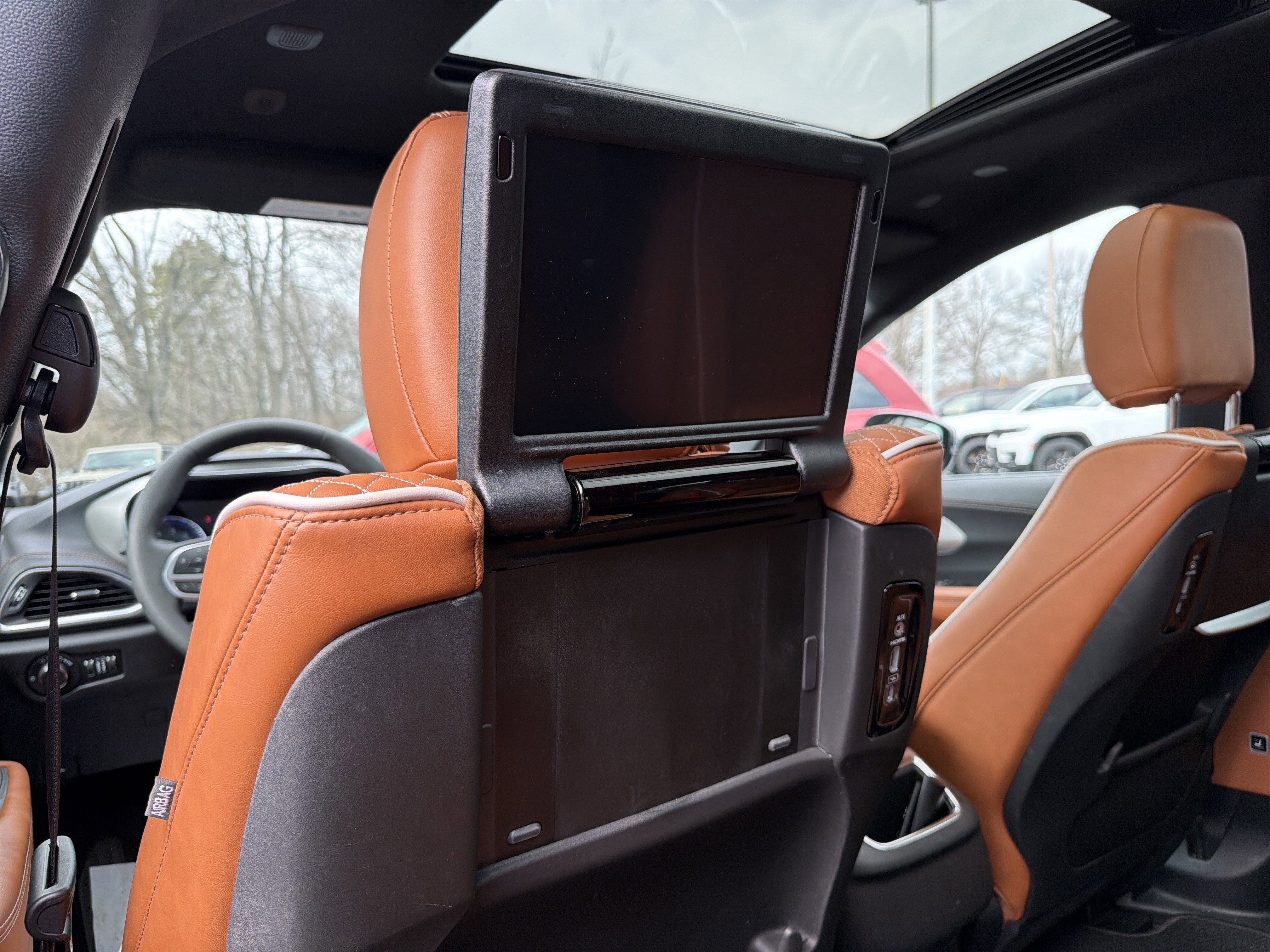 Used 2024 Chrysler Pacifica Pinnacle w/ Trailer Tow Group image 13