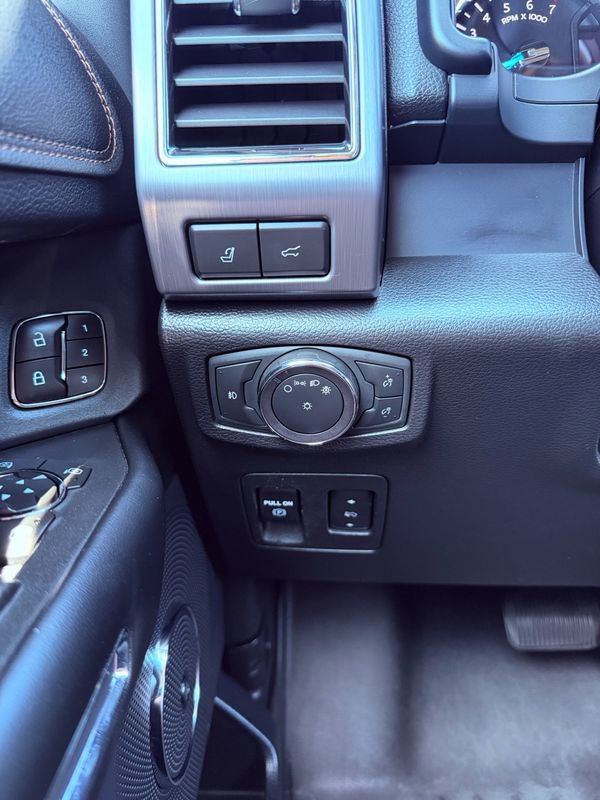 Used 2019 Ford Expedition Platinum AWD/4WD image 36
