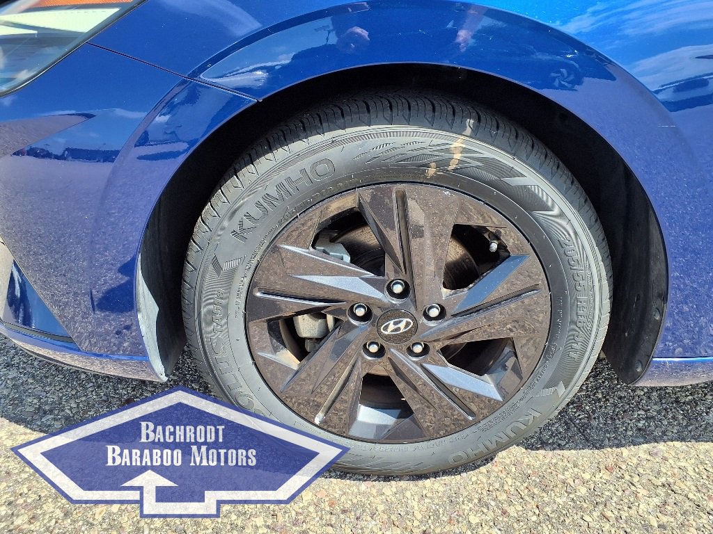 Used 2023 Hyundai Elantra SEL image 12