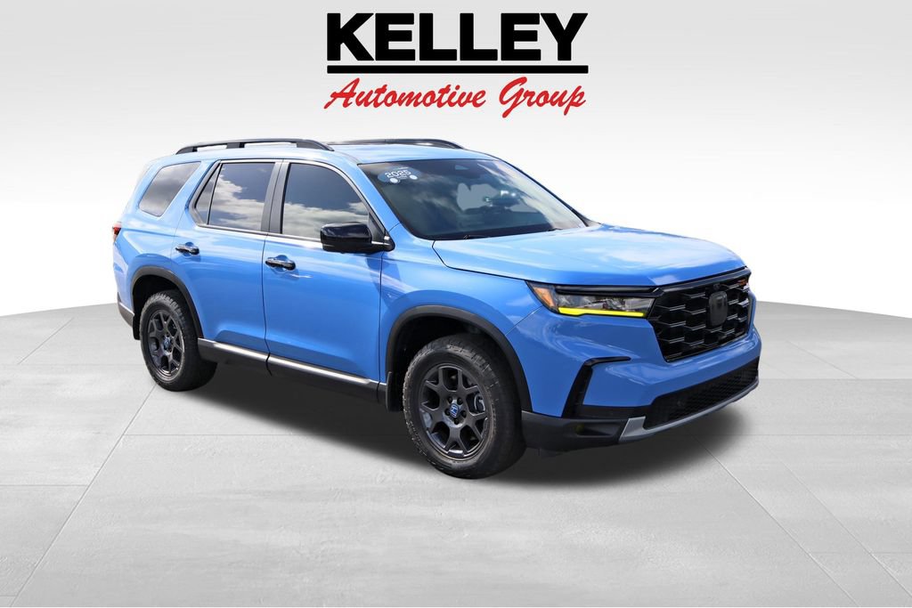 Used 2025 Honda Pilot TrailSport