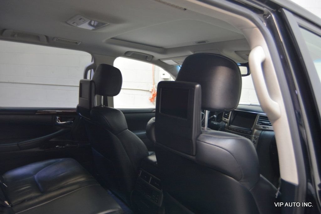 Used 2015 Lexus LX 570 4WD image 21