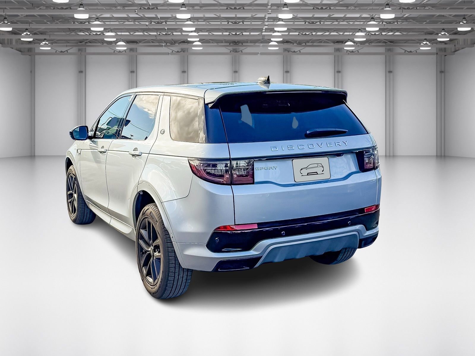 Used 2025 Land Rover Discovery Sport S image 3