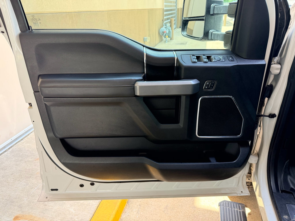 Used 2018 Ford F350 Platinum w/ Platinum Ultimate Package AWD/4WD image 10