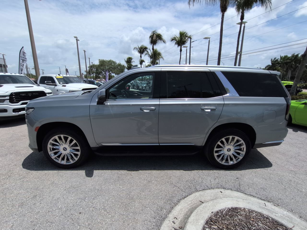Used 2024 Cadillac Escalade Premium Luxury RWD image 8