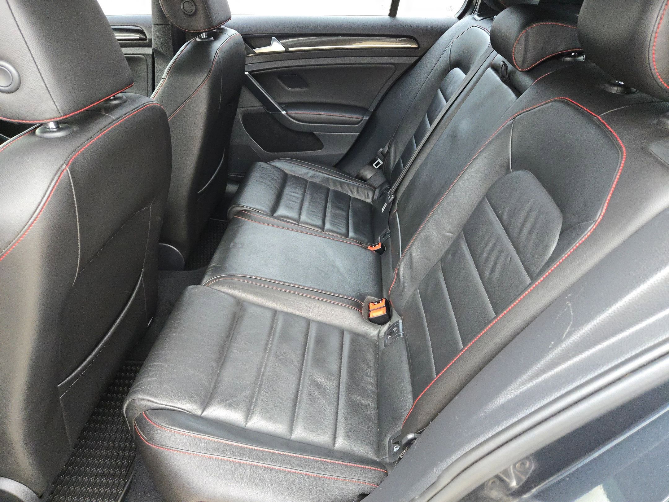 Used 2017 Volkswagen GTI SE image 14