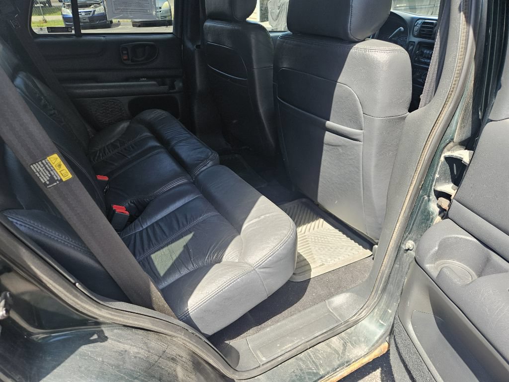 Used 2002 Chevrolet Blazer LS w/ Preferred Equipment Group AWD/4WD image 17